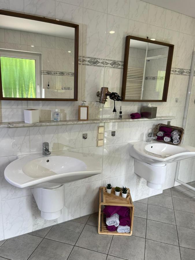 Ferienwohnung Goettert - Haus Erika Beckingen Bagian luar foto